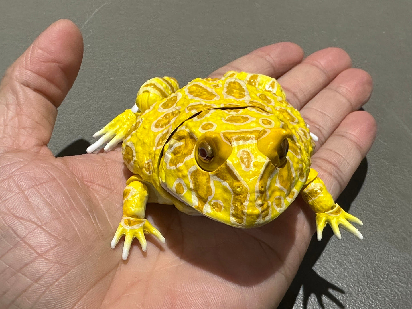 Articulated Argentine Horned Pacman Frog Plastic Figure w/ Movable Joints Yellow