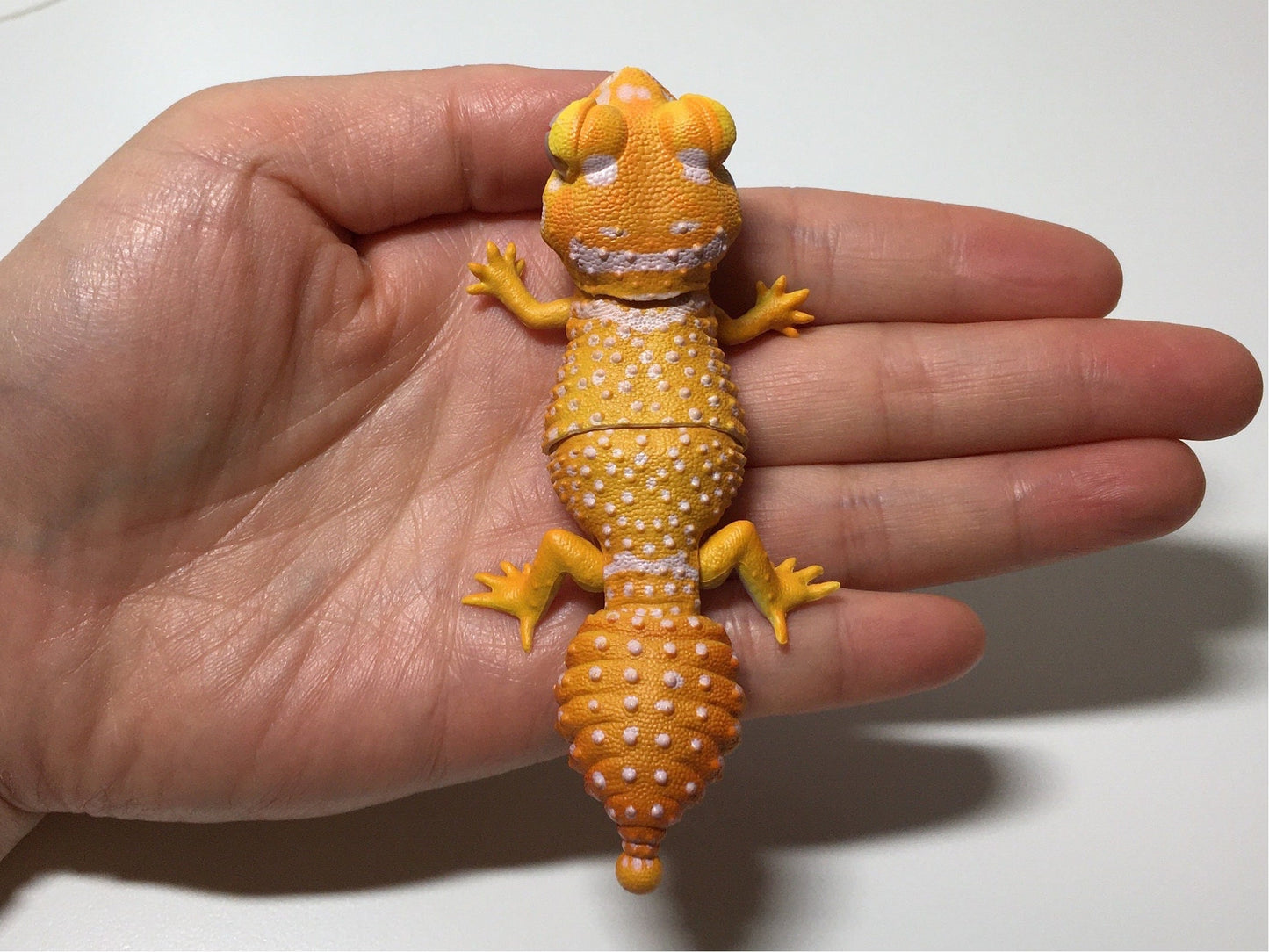 Bandai Albino Pyrubara Knob-tailed Gecko Mini Figure w/ Movable Joints