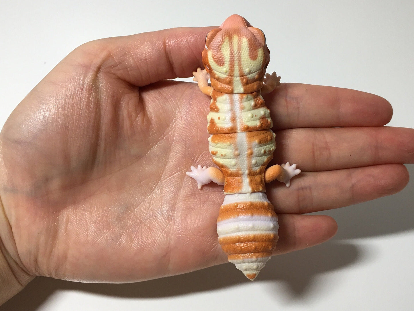 Bandai African Ground Gecko Amer Albino Action Lizard Figure