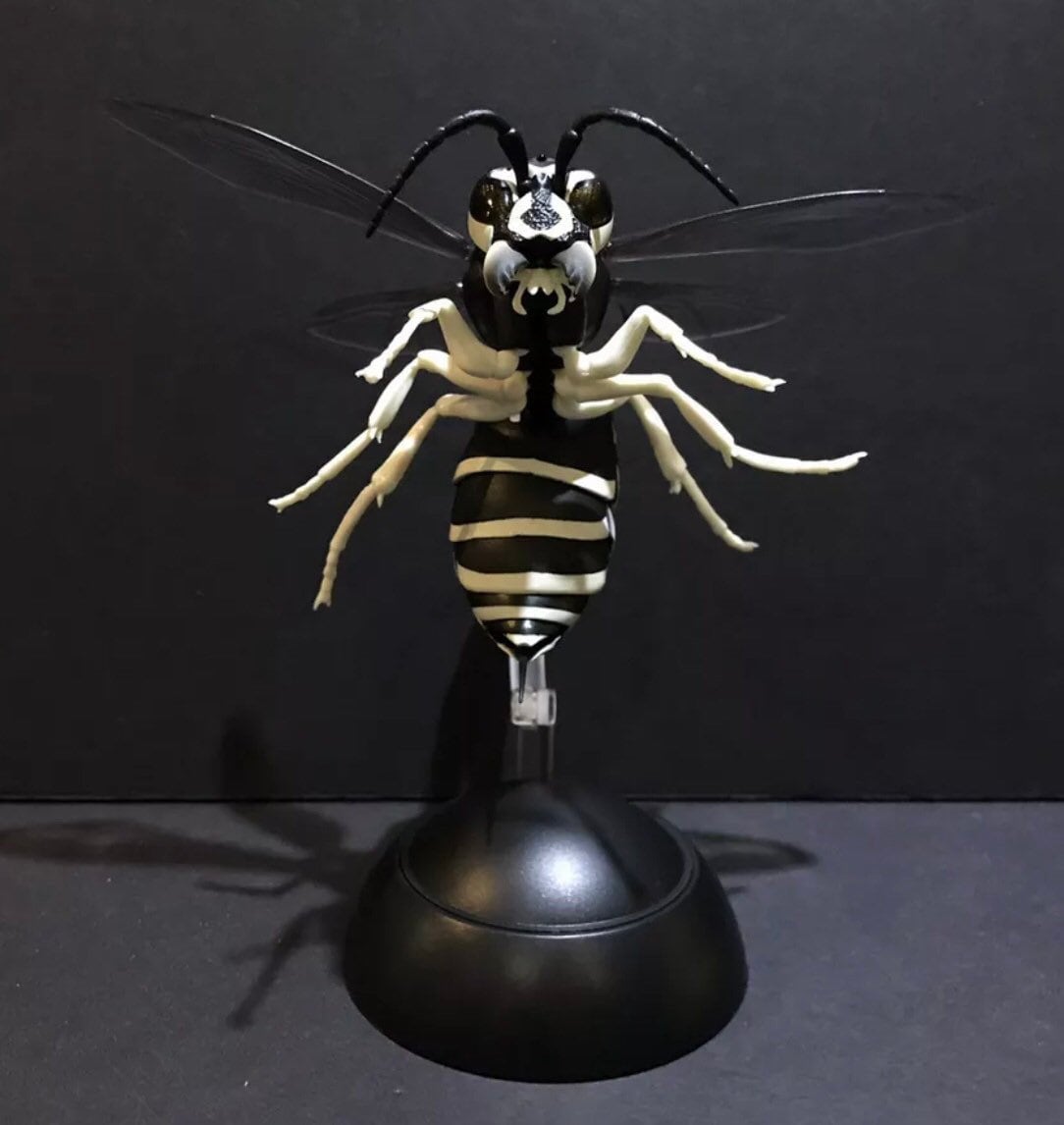 White Faced Black Jack Wasp Figure w/ Moving Joints & Display Stand