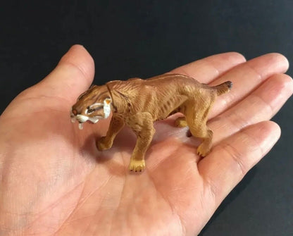 Vintage Kaiyodo Series 2 Smilodon Sabretooth Tiger Dinosaur Dinotales Plastic Miniature Figure